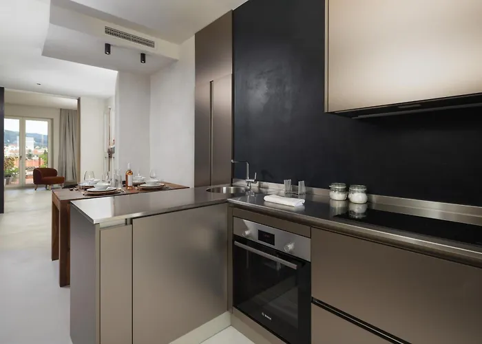 Modern With Skyline Views *