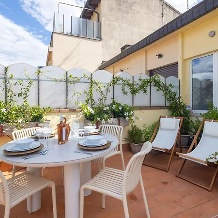 Modern With Skyline Views Apartment